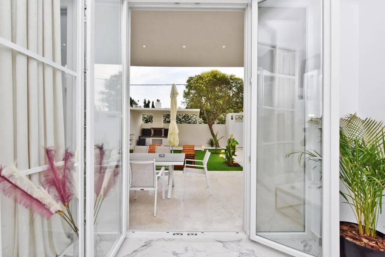 4 Elements Seaside Luxury Suites By Rentalspro Services Nea Moudania Halkidiki Apartment
