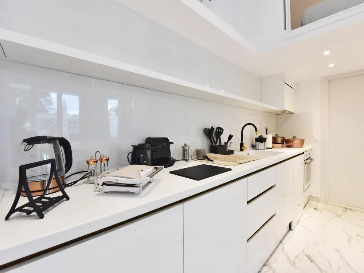 4 Elements Seaside Luxury Suites By Rentalspro Services Nea Moudania Halkidiki 0*,